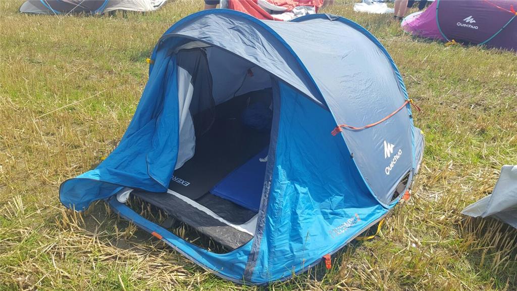 Dieses Zelt muss sich unsere Festival-Jungfrau mit einem Mitreisenden teilen.
