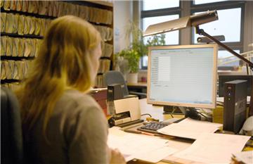 Digitalisierte Daten statt Papierakten: Die Behörden setzen auf moderne Datenerfassung, was Vorgänge auch für Bürger erleichtern soll.