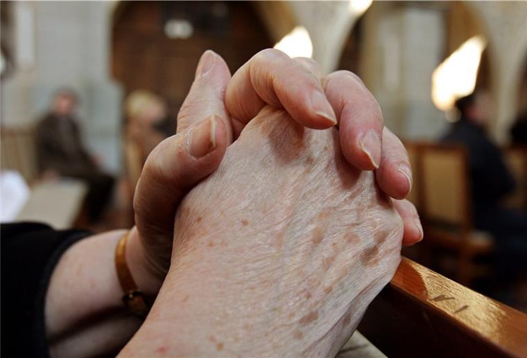 Direkt in der Kirche und online im Internet: Die evangelisch-lutherische Kirchengemeinde Sittensen lädt ein zur Friedensandacht. 