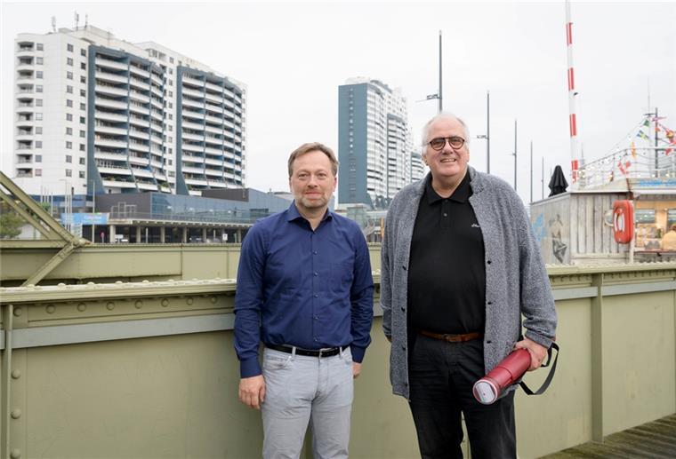 City: Bremerhavens Architekten wünschen sich einen Wettbewerb Diskutieren im Ausschuss mit weiteren Architekten über die Innenstadt: Martin Seitz und Wolfgang Ehlers.