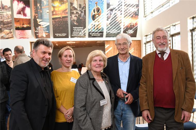 Präventionsaktion gestartet: Persönliche Begegnungen sollen Antisemitismus abbauen Diskutierten über Antisemitismus (von links): Mircea Ionescu (Menorah-Gemeinde), Moderatorin Dr. Silke Betscher (Universität Bremen), Irith Michelsohn (Union progressiver Juden), Dr. Hermann Kuhn (Deutsch-Israelische Gesellschaft) und Prof. Micha Brumlik.