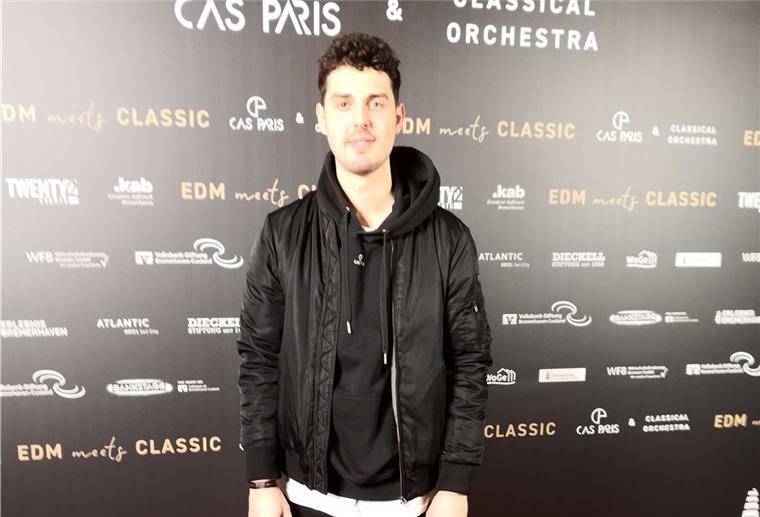 (Update: mit Video) Ungewöhnlicher Bremerhaven-Film feiert Premiere Dj Cas paris war der Star des Abends.