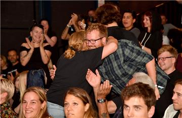 Doch am Ende waren Paralyzed die strahlenden Sieger. Foto: Scheschonka