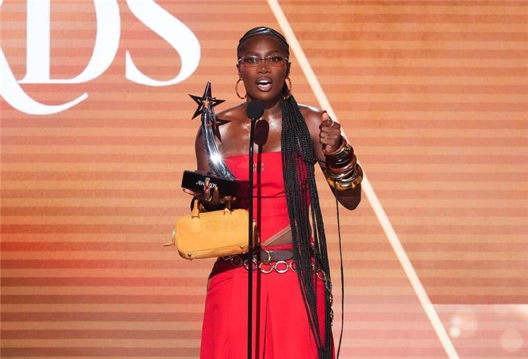 Doechii kritisiert Trump wegen Soldaten bei LA-Protesten Doechhii bei den BET Awards in Los Angeles.