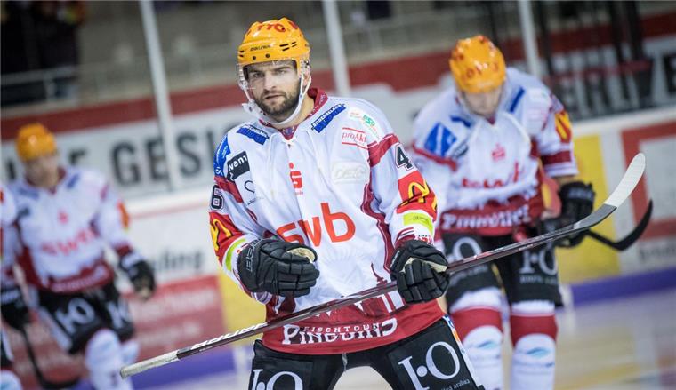 Siegesserie der Fischtown Pinguins reißt in Ingolstadt Dominik Uher verletzte sich im ersten Saisonspiel für die Fischtown Pinguins. Am Sonntag in Ingolstadt gab er sein Comeback.