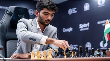 Dommaraju Gukesh will in die Fußstapfen des großen Viswanathan Anand treten.