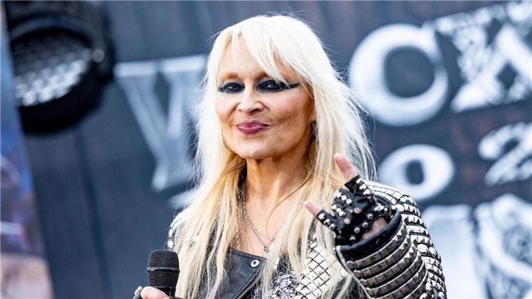 Die Eroberin: Metal-Queen Doro Pesch legt neues Album vor Doro Pesch hat in ihrer Karriere bereits 3500 Konzerte gegeben.