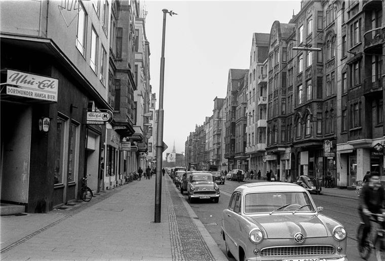Quiz: Was wisst ihr über die Kneipen-Meile in Bremerhaven? Dort wo in den 1960er Jahren die Kneipe "Uhu-Eck" war, ist heute das "Hangover".