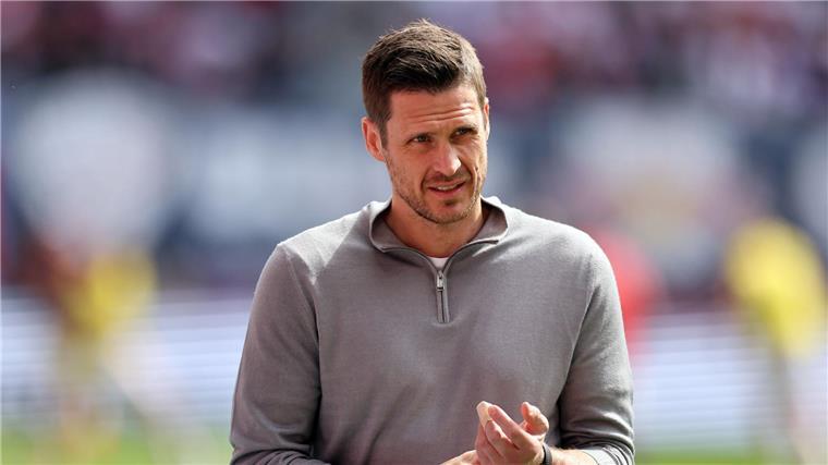 Kehl kritisiert BVB-Start: „Das geht einfach nicht“ Dortmunds Sportdirektor kritisiert die Leistung seiner Mannchaft in der ersten Halbzeit.