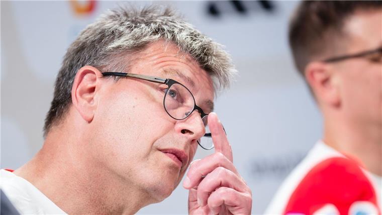 DOSB-Chef fordert mehr Aufklärung in Doping-Affäre um China DOSB-Chef Thomas Weikert fordert weitere Aufklärung in der Dopingaffäre um chinesische Topschwimmer.