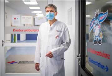 Dr. Axel Renneberg ist Chefarzt der Klinik für Kinder- und Jugendmedizin in Bremerhaven. Die befindet sich seit einem Jahr am Klinikum Reinkenheide.