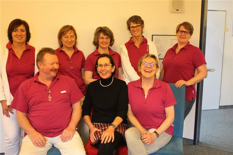 Neue Landärztin kommt nach Bokel Dr. Corinna Foerster wird ab Januar im Praxis-Pink die Patienten in Bokel versorgen. Das Team um Fritz Sautmann freut sich schon sehr auf die überzeugte Allgemeinmedizinerin.