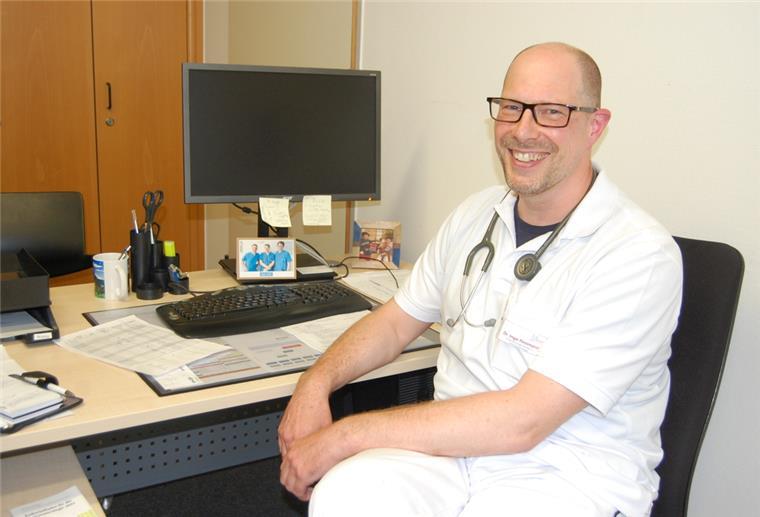 Dr. Ingo Finnmann ist neuer Chefarzt der Gastroenterologie am St.-Bernhard-Hospital. Der 50-Jährige ist von Oldenburg nach Brake gewechselt.