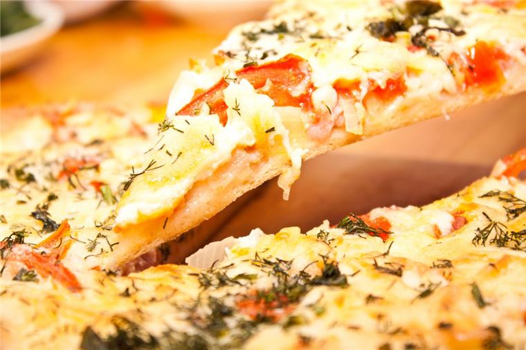 Dr. Oetker warnt vor Verzehr von Thunfisch-Pizza Dr. Oetker ruft "Die Ofenfrische - Thunfisch" der Charge 28061911 mit dem Verfallsdatum März 2020 zurück.