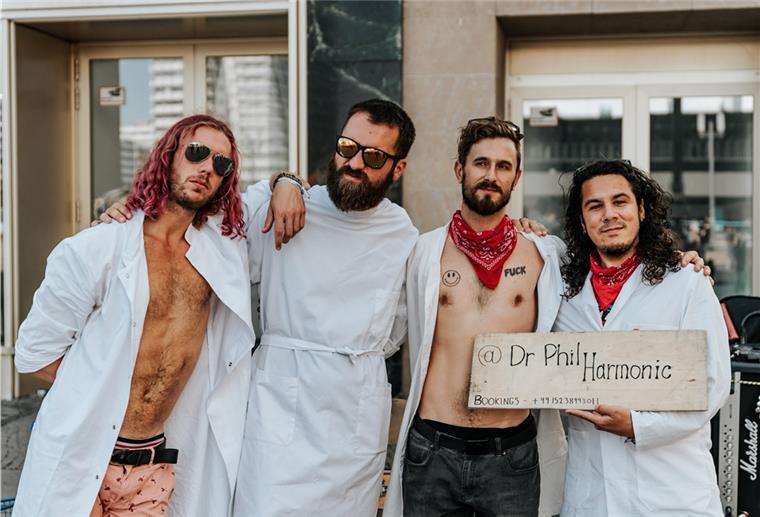 Kultur kommt in Fahrt Dr. Phil Harmonic praktizieren eine schmerzlose Therapie für die Seele. vk
