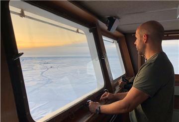 Dr. Thomas Krumpen hat zu Beginn der Expedition von der Brücke der "Akademik Fedorov" den Expeditionsaufbau beobachtet. Jetzt ist die Expedition kurz vor dem Ende.