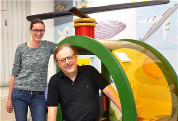 Dr. Tilman Kaethner hat in seiner Praxis Unterstützung von einer jungen Kinderärztin bekommen: Dr. Natalie Klingberg.