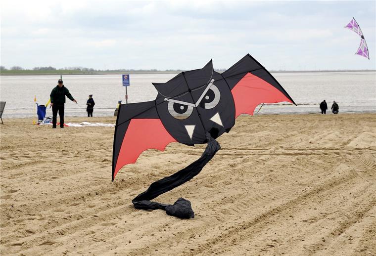 Raus an die Luft: Das läuft an Pfingsten in Bremerhaven und umzu Drachen steigen in Tossens in die Luft.
