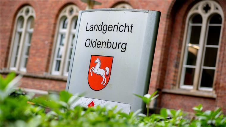 Prozess um mutmaßlichen Steuerbetrug in Millionenhöhe Drei Angeklagte sind wegen Steuerverkürzung vor Gericht. (Archivbild)