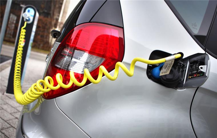 Drei E-Autos haben die Gemeinde Butjadingen und die TSB bereits im Einsatz. Das Netz könnte jetzt noch weiter ausgebaut werden.