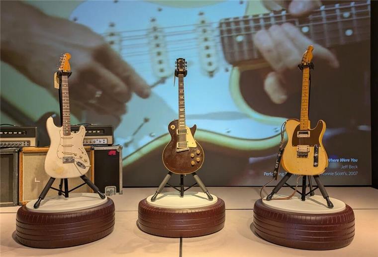 Gitarren von Jeff Beck für Millionen versteigert Drei legendäre Gitarren von Jeff Beck - „Anoushka“, „The Oxblood“ und „The Tele-Gib“