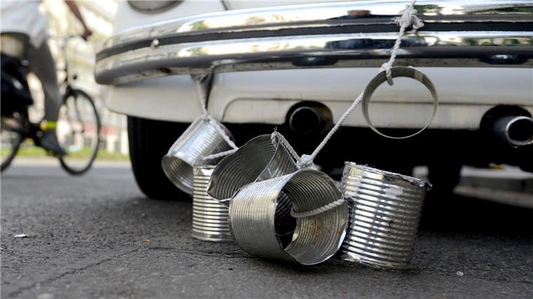 Drei Verletzte beim Unfall einer Hochzeitskolonne Drei Menschen eines Hochzeitskonvois wurden bei einem Unfall verletzt. (Symbolbild)