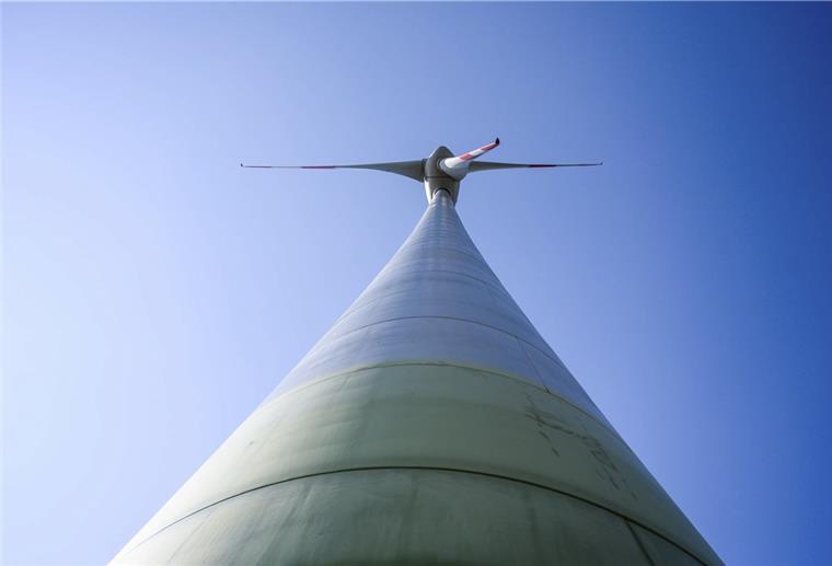 Drei neue große Wind-Riesen mit einer Höhe von 200 Metern möchte die Firma Energiekontor gerne in Bramstedt-Lohe errichten.