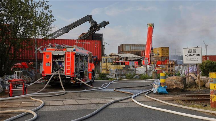Drei Tage lang war die Feuerwehr mit rund 600 Männern und Frauen im Einsatz.