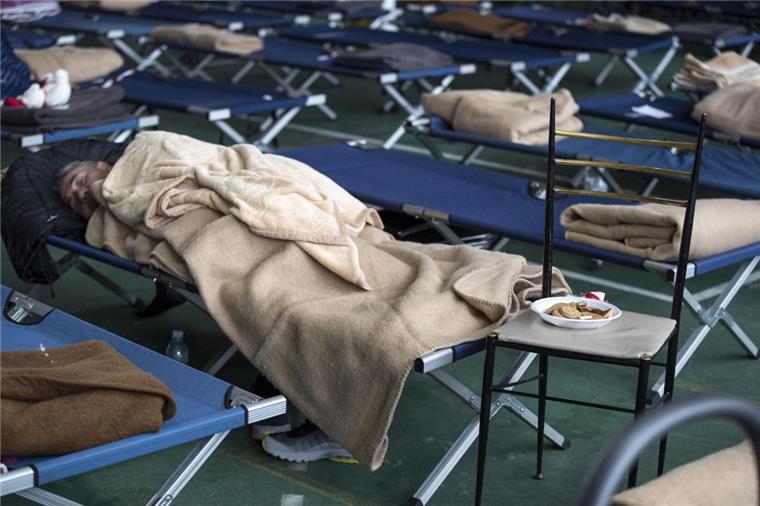 Weiterhin leichte Nachbeben in Italien - immer noch 4000 obdachlos Drei Tage nach den starken Erdstößen in Mittelitalien erschüttern weiterhin Nachbeben die Region.