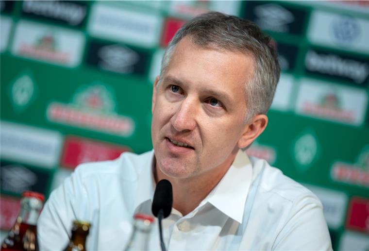 Enttäuschte Fans stellen Werder schlechtes Transfer-Zeugnis aus Drei Viertel aller Fans, die an der Umfrage teilgenommen haben, sind mit der Transferpolitik von Frank Baumann und Werder Bremen unzufrieden.