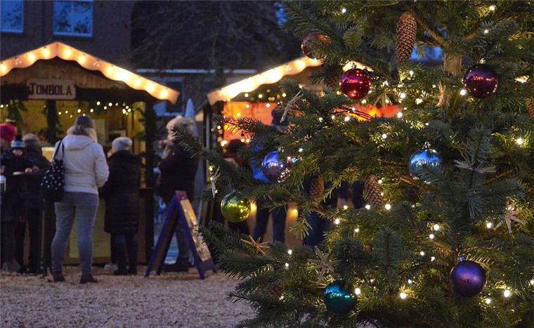 Drei Weihnachtsmärkte finden am Wochenende in und um Zeven statt.