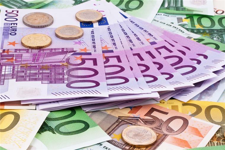 Hannover: Rentner (80) gibt 99.000 Euro an falsche Polizisten Dreiste Betrüger haben in der Nähe von Hannover einen Rentner abgezockt.