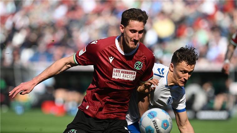 Hannover 96 mit Abwehrsorgen vor Partie gegen Elversberg Droht auszufallen: Hannovers Phil Neumann