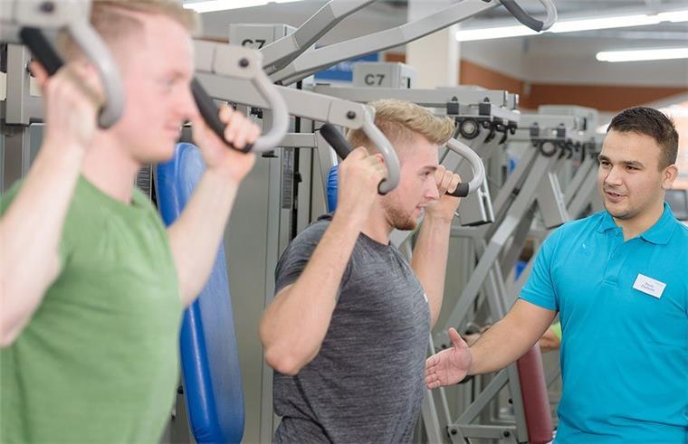 Mehr Sport, aber keine Motivation? Dann hast du noch nie hier trainiert! Du willst mehr Sport im neuen Jahr machen? Dann bist du bei CorpuSana Bremerhaven genau richtig.