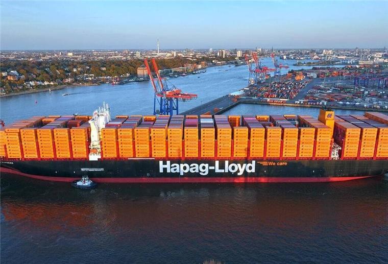 „Hamburg Express“: Neues Flaggschiff von Hapag-Lloyd setzt Maßstäbe SchiffDual-Fuel-Technologie und 23.660 TEU: Hapag-Lloyd setzt auf Nachhaltigkeit mit Blick auf das neue Flaggschiff „Hamburg Express“.