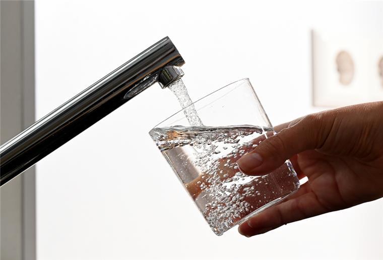 Modellprojekt: Damit immer genug Trinkwasser da ist Durch die intelligente Verknüpfung von Wasserverbrauchs- und Demografiedaten sollen die Versorger besser planen können als bisher.
