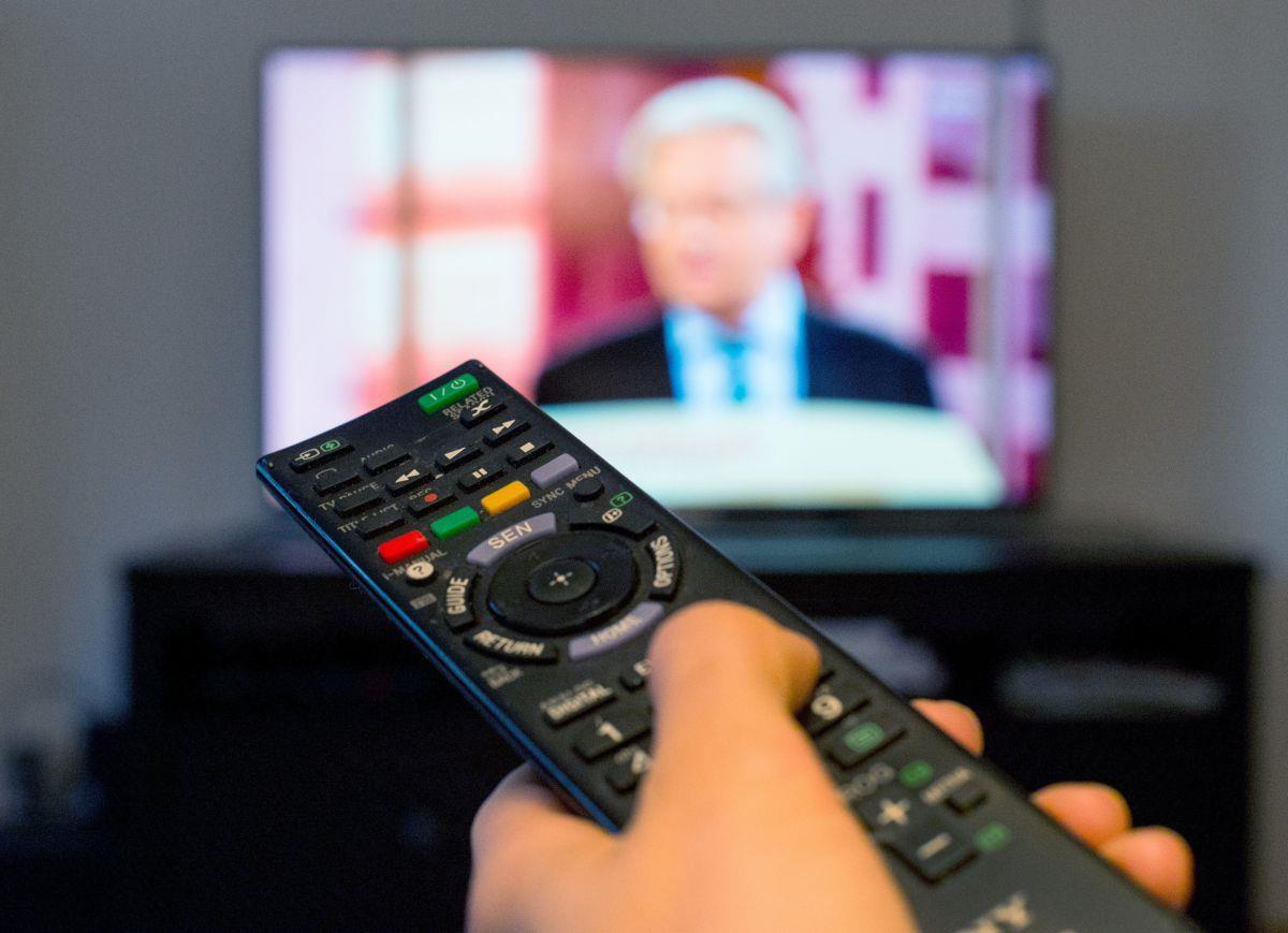 Durchschnittlich 221 Minuten pro Tag haben die Deutschen im Jahr 2017 vor dem Fernseher verbracht. Die Daten stammen von der AGF Videoforschung. Die Zevenerin Vivian Fersch verzichtet seit Jahren bewusst auf diese Freizeitbeschäftigung.