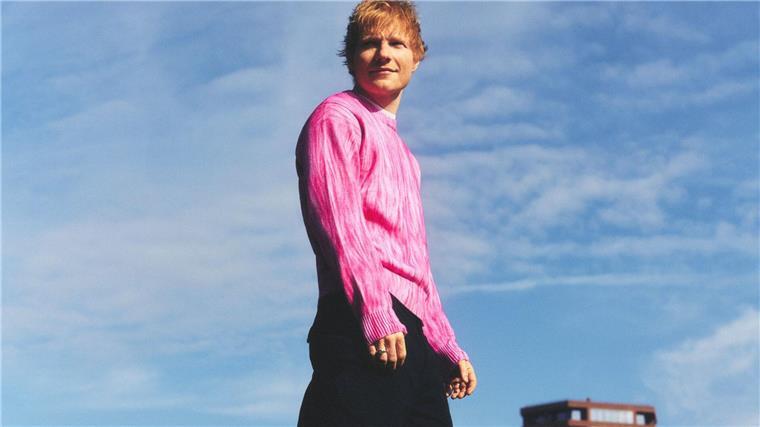 Ed Sheeran ist ein superberühmter Sänger.