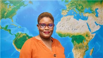 Edell Otieno-Okoth vor einem Interview anlässlich des Internationalen Tages gegen weibliche Genitalverstümmelung in Hamburg.