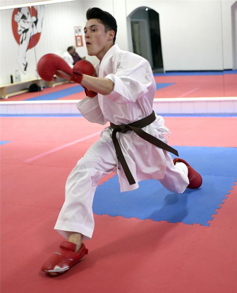 Bremerhavener kämpft bei der Karate-Weltmeisterschaft auf Teneriffa um den Titel Edgard Merkine von der Karateschule Nippon kämpft auf Teneriffa um den WM-Titel.