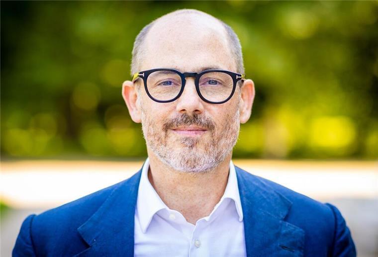Edward Berger: Kirchenmänner sind auch nur Menschen Edward Berger ist durch seine Mutter Schweizer und durch den Vater Österreicher - sein neuer Film „Konklave“ startet am 21. November im Kino.