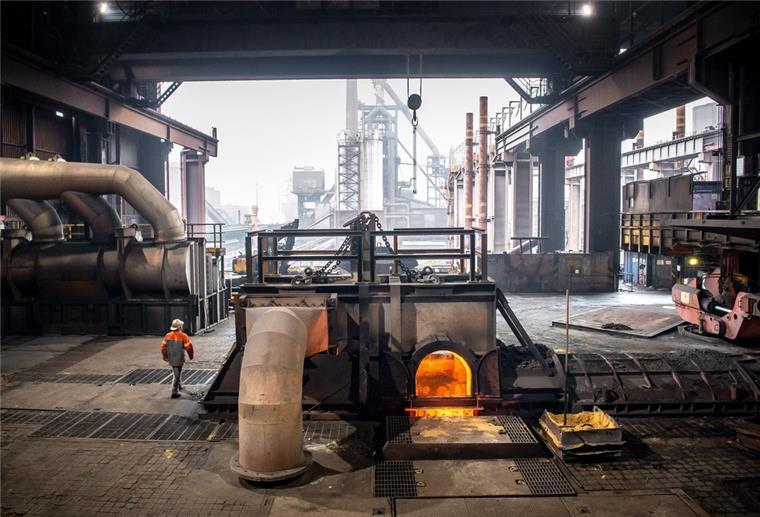 Bremen: Arcelor Mittal schaltet Hochofen nicht ab Stahlerzeugung in Bremen