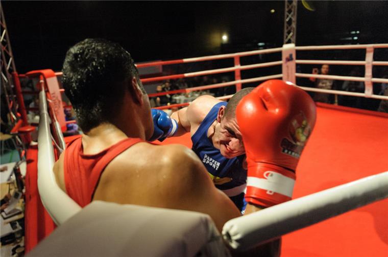 Boxen: Fishtown Fighters sagen Bundesliga ab Eigentlich wollten die Fishtown Fighters um Georgy Gubeladze (blau) in der neu aufgestellte Bundesliga weiter für Furore sorgen. Doch abgesprungene Sponsoren machten ihnen einen Strich durch die Rechnung.