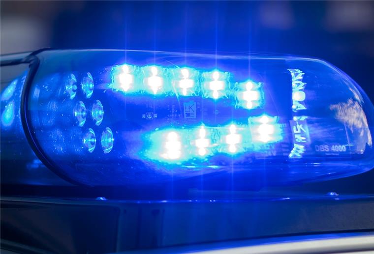 Lehe: Autofahrer (18) viel zu schnell unterwegs Ein 18-Jähriger war mit seinem Auto in Bremerhaven-Lehe viel zu schnell unterwegs.