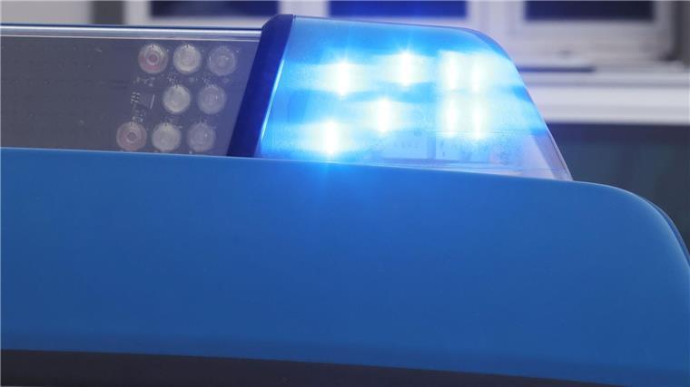Student weiter verschwunden - „Schock für uns alle“ Ein 19-Jähriger wird nach einer Studentenparty an der Ilmenau vermisst, die Polizei geht von einem Unglücksfall aus. (Symbolbild)