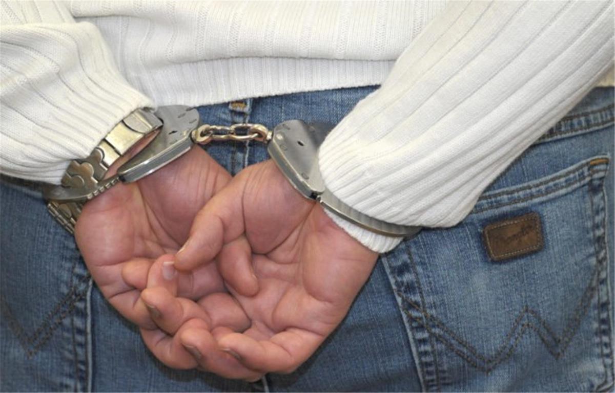 21-jähriger Nordenhamer muss für fünf Jahre ins Gefängnis Ein 21-Jähriger aus Nordenham muss nach einer Gewalttat für fünf Jahre ins Gefängnis.
