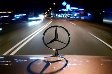 Ein 21-jähriger Mann hat in Bremerhaven einen Mercedes-Stern abgebrochen. 