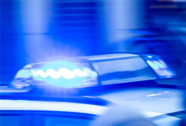 Aggressiver Mann (26) beißt Polizisten – nun ist er dienstunfähig Ein 26-Jähriger hat in der Nacht von Freitag auf Samstag einen Polizisten gebissen.