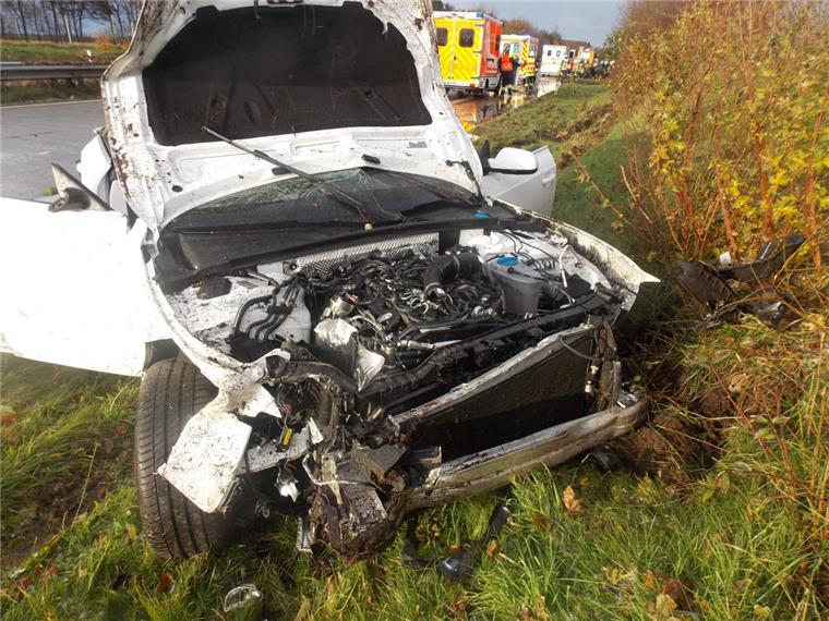 Mehr als ein Dutzend Unfälle auf der A27 Ein 26 Jahre alter Bremerhavener ist mit seinem Audi auf der A27 auch von der Fahrbahn abgekommen.