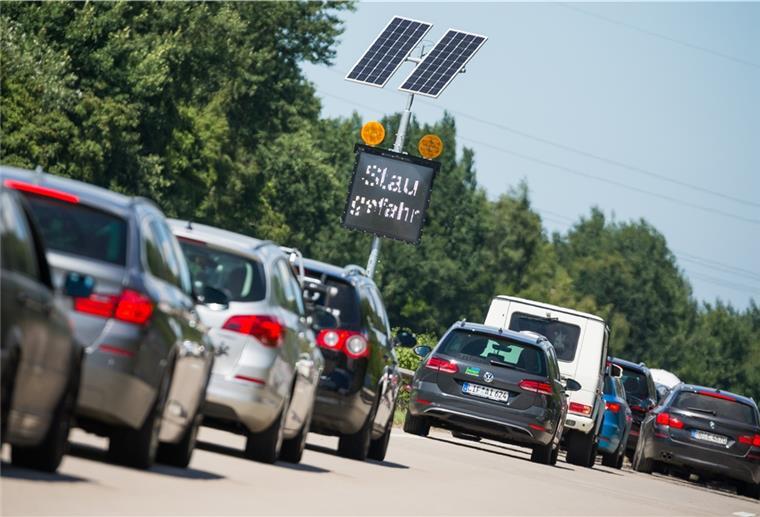 Autounfall: 4 Kilometer langer Stau auf der A27 Stau auf der A27 bei Bremerhaven.